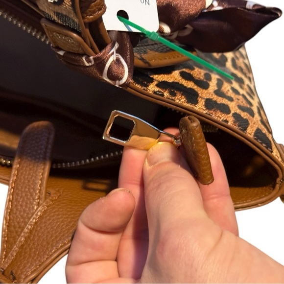 ✨ACCENT Leopard Print Brown Tote Shoulder Bag NWT ✨ - Picture 9 of 10